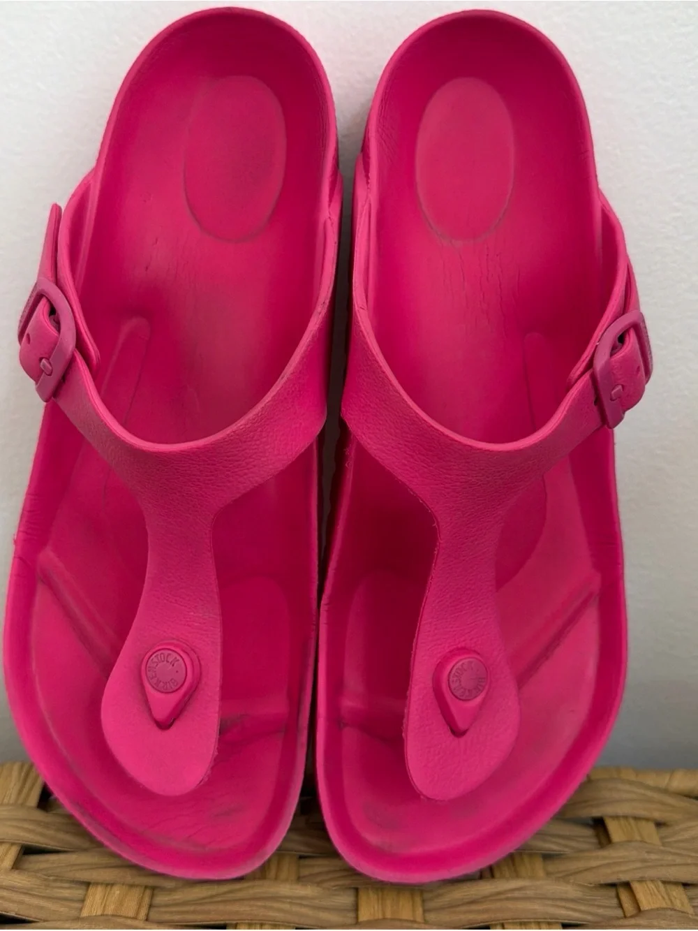 Birkenstock Unisex Gizeh EVA Sandals Vibrant Pink Women’s Size EU 40 / US 9/9.5